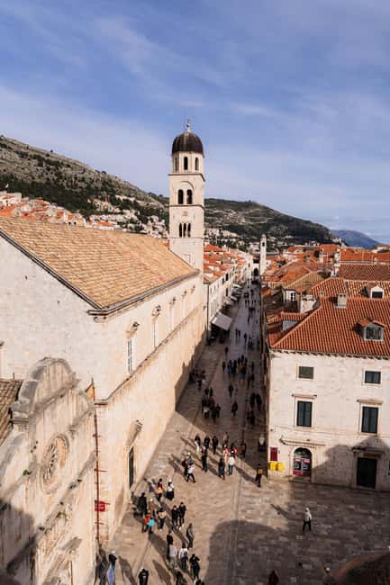 Dubrovnik Old Town: Night tour with History, Wine & Bites - Key points at a glance