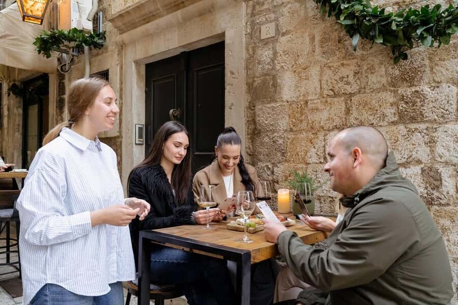 Dubrovnik Old Town: Night tour with History, Wine & Bites - From history to Croatian wine