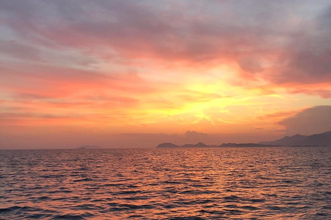 Dubrovnik Old Town Sunset Cruise - What the guide adds to a basic boat ride
