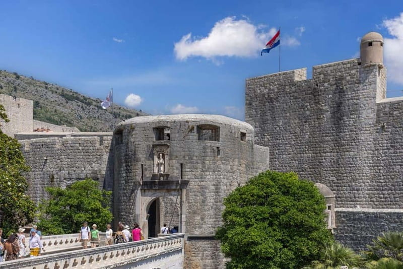 Dubrovnik: Pile Gate & Old Town with Spices and Hidden Gems - Climbing the Jesuit Stairs
