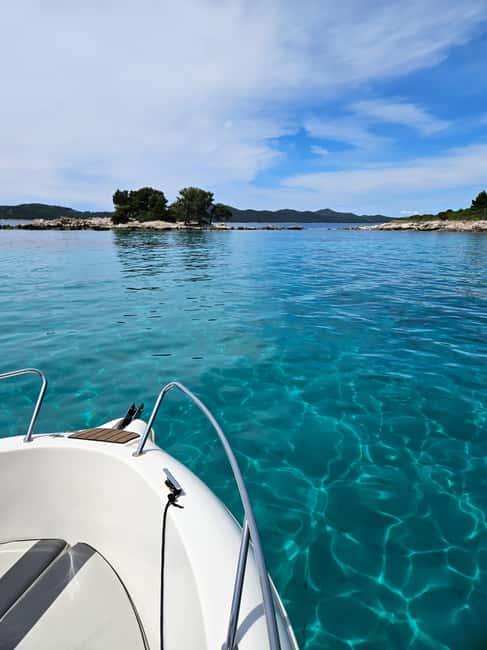 Dubrovnik: Private Boat Rental for Parties & Alcohol - Drinks, music, and the party angle