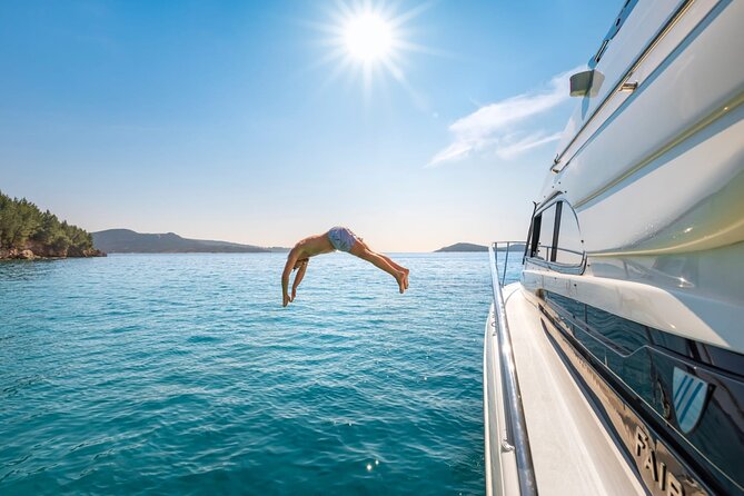 Dubrovnik: Private Boat Tours to Elaphite Islands - Lopud combines lunch with a real island walk