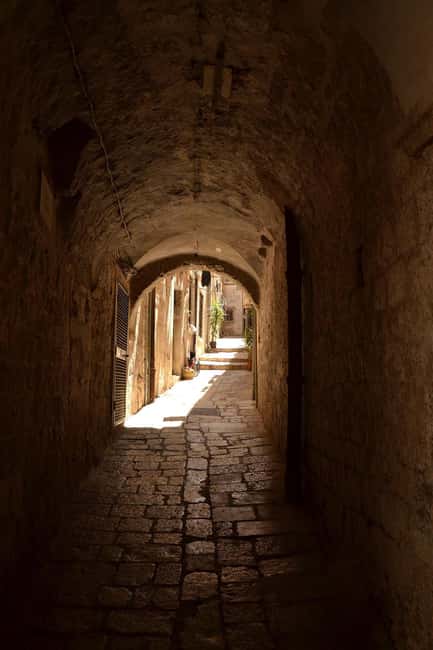 Dubrovnik: Private Game of Thrones Tour: Inside Look - Starting at Pile, Dubrovnik’s Old Town gateway