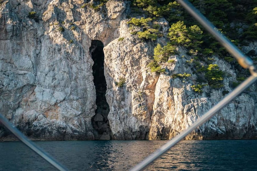 Dubrovnik: Private speedboat tour of Elafiti islands - Drinks, Swimming, and the Food Question