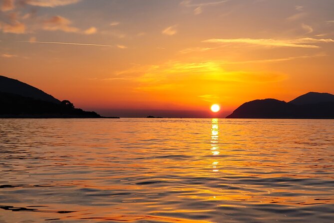 Dubrovnik Romantic Sunset Boat Tour - The Ride Toward Grebeni Lighthouse