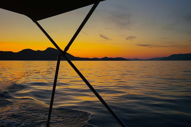 Dubrovnik Romantic Sunset Boat Tour - How This Compares With a Larger Sunset Cruise