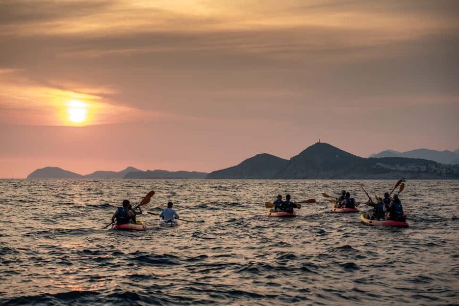 Dubrovnik: Sunset Kayaking and Snorkeling Tour - Who should book this sunset paddle?