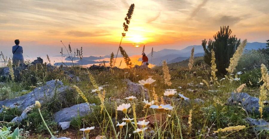 Dubrovnik: Sunset Panorama Tour with Glass of Wine - Why Mount Srđ makes this Dubrovnik tour special
