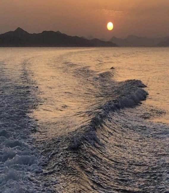 Dubrovnik: Sunset tour - Champagne, fruit, and your choice of drink
