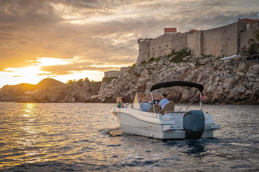 Dubrovnik: Sunset Tour With Panorama Of City Walls - Stories, drinks, and the value of a short cruise