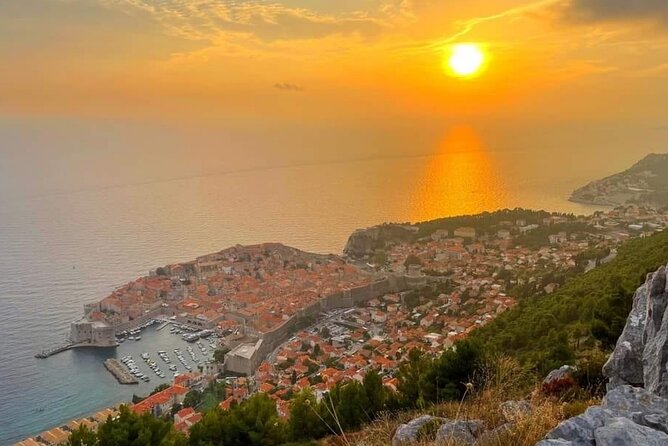 Dubrovnik Sunset Tour with Scenic Views and Local Wine - Key points at a glance
