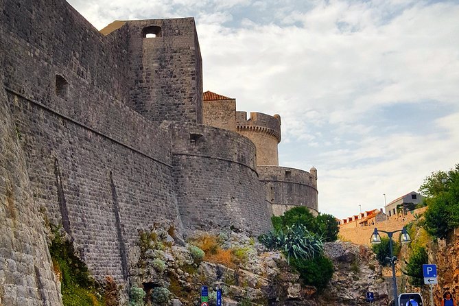 Dubrovnik walking history tour - Onofrio’s Fountain and Dubrovnik’s 12-kilometer water supply