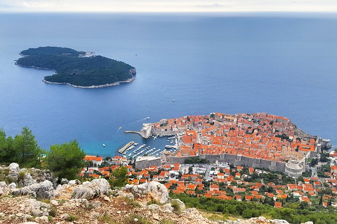 Dubrovnik walking history tour - Sponza Palace, a handsome center of public life