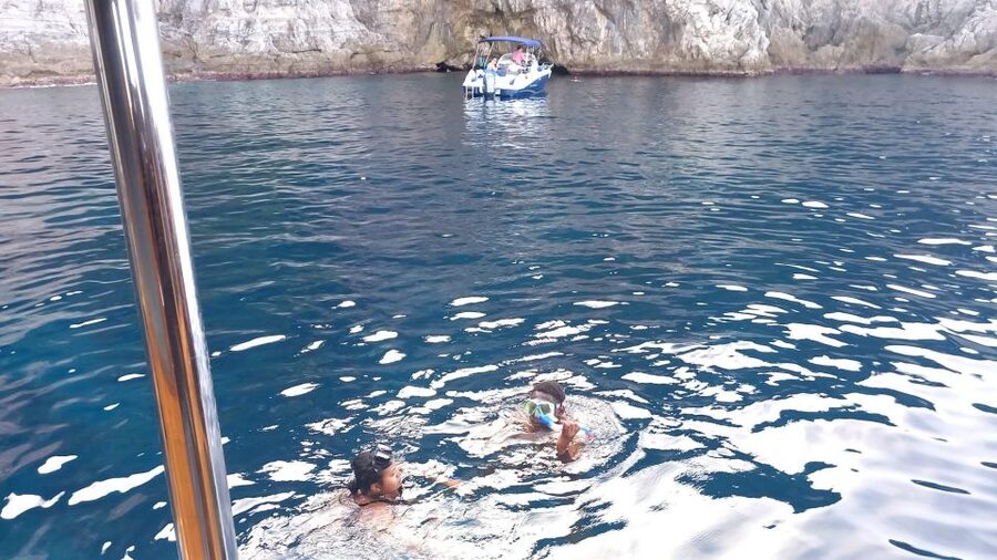 Elaphite Islands Cruise with Local Gastronomy at Captain's H - Who should book this day on the Elaphite Islands?
