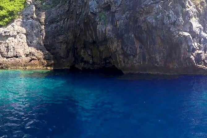 Elaphite Islands & Mljet - Private Boat Excursion from Dubrovnik - What the Beneteau Flyer 850 adds to the day