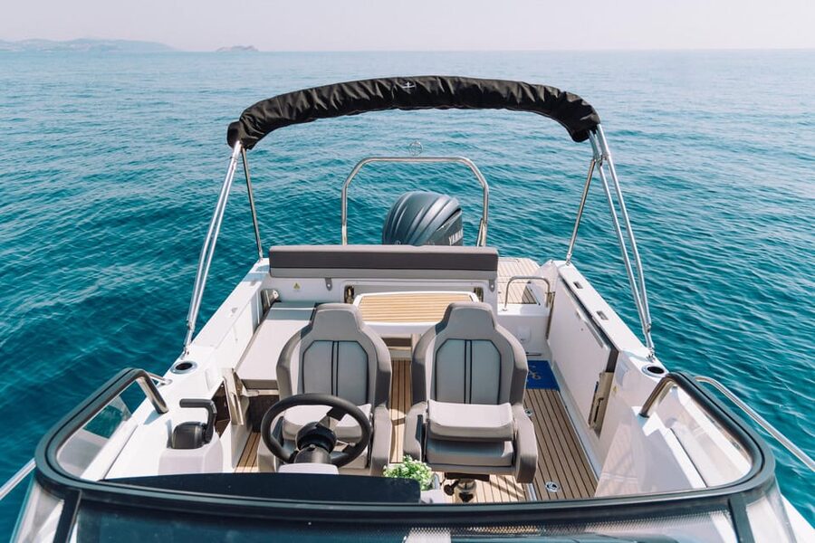 Elaphite Islands: Private boat tour (Cap Camarat 7.5wa) - Simon’s role shapes the day