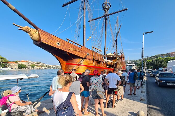 Elaphiti Islands On The Luxury Pirate Ship Karaka Dubrovnik - Koločep: pine woods, a fishing village, and family tastings