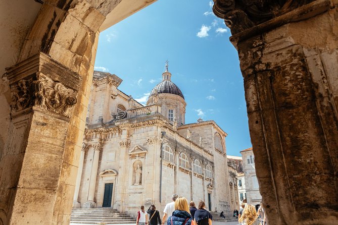Family Friendly Dubrovnik Private City Tour - Luža Square and the city’s good-luck statue
