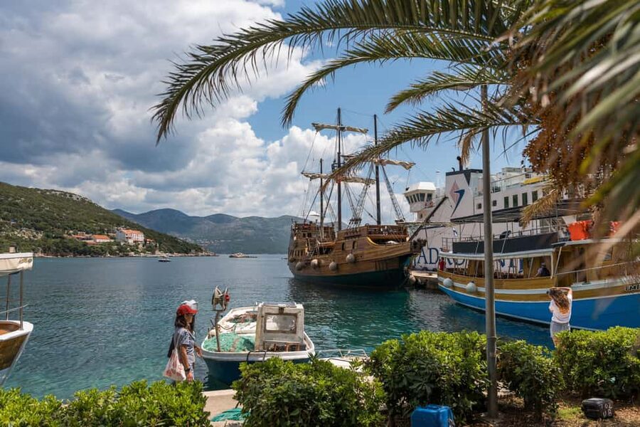 From Dubrovnik: Elaphiti Islands Galleon Cruise with Lunch - A wooden galleon leaves Dubrovnik Old Town