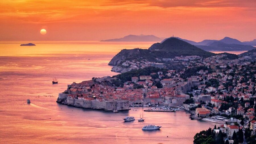 From Dubrovnik: Golden Hour Sunset Cruise with Free Drinks - Lokrum and the changing light