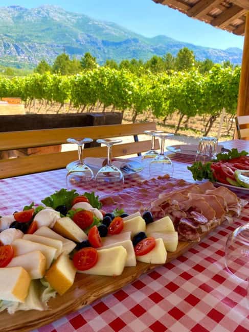 From Dubrovnik: Half-Day Wine Tasting and Cavtat City Tour - A family table instead of a formal tasting room