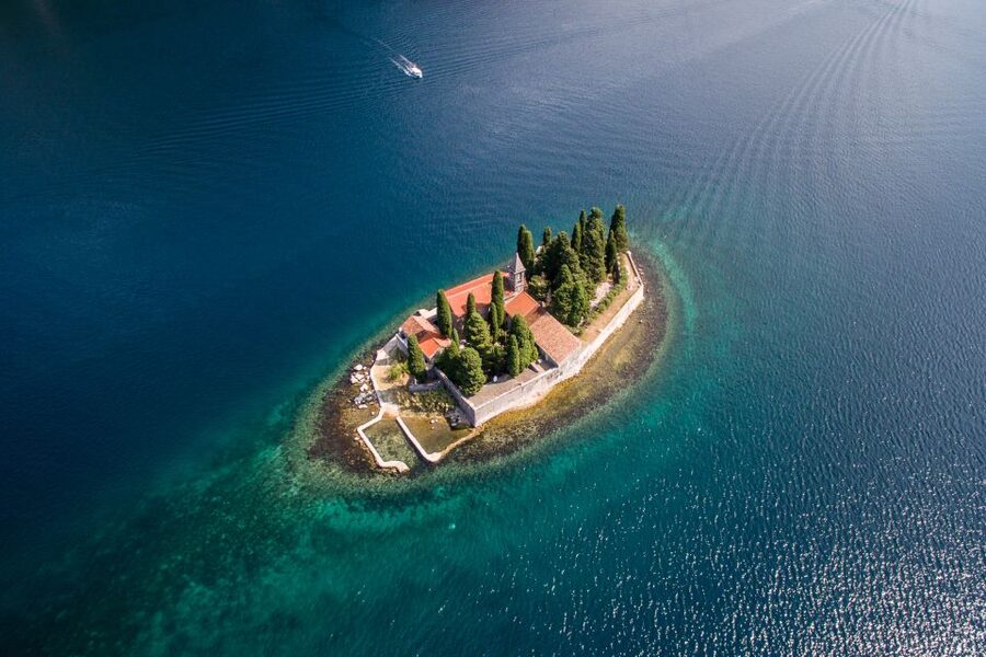From Dubrovnik: Montenegro, Kotor City Tour - Guides, group comfort, and the human side of the day