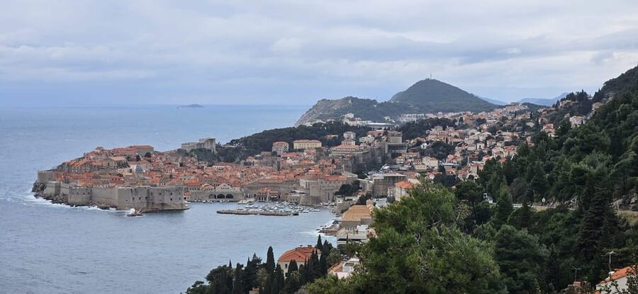 From Split: Dubrovnik Day Trip incl. Stop in Ston - Oysters, local food, and the Pelješac Peninsula