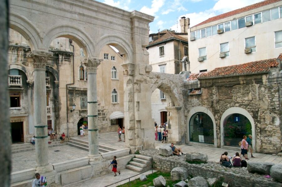 Full-Day Trip from Dubrovnik to Split - The long road from Dubrovnik to Split