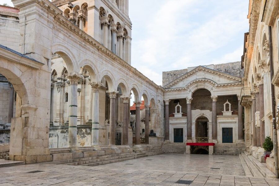 Full-Day Trip from Dubrovnik to Split - What the small group changes
