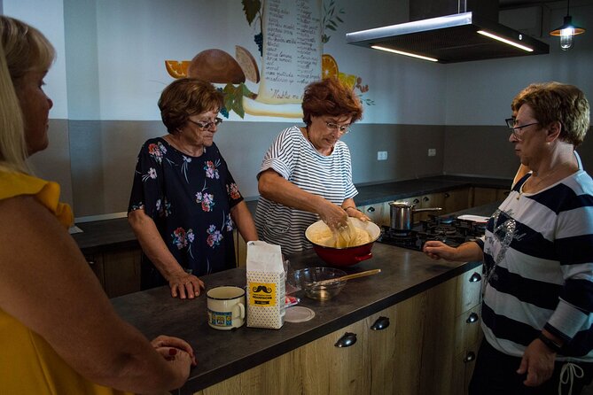 Half-Day Cooking Workshop Gastronomy in Korcula - Rolling Žrnovski makaruni by hand