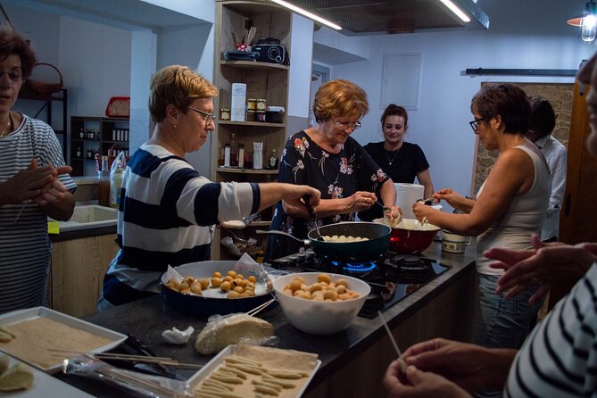Half-Day Cooking Workshop Gastronomy in Korcula - Lumblija, the cake tied to Korčula