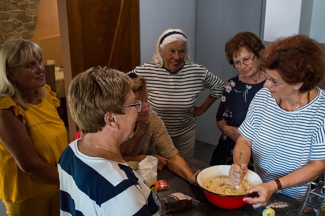 Half-Day Cooking Workshop Gastronomy in Korcula - The family atmosphere and teaching style