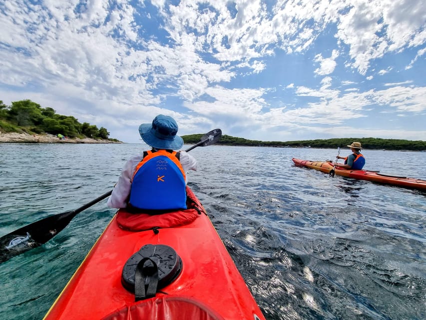 Hvar: Half day kayak tour to Pakleni islands - Leaving Hvar from Križna harbour