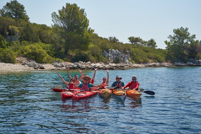 Kayaking Korčula's Paradise -Half Day Guided Kayak Tour - Paddling through the islets between Korčula and Lumbarda