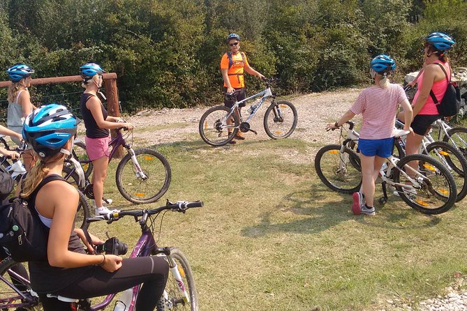 Konavle Biking and Culture Discovery Tour from Dubrovnik - Snacks and wine at Cadmos Village