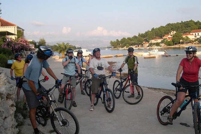 Korcula Island Mountain E Bike Private tour with lunch - Riding through Lumbarda’s vineyards and olive groves