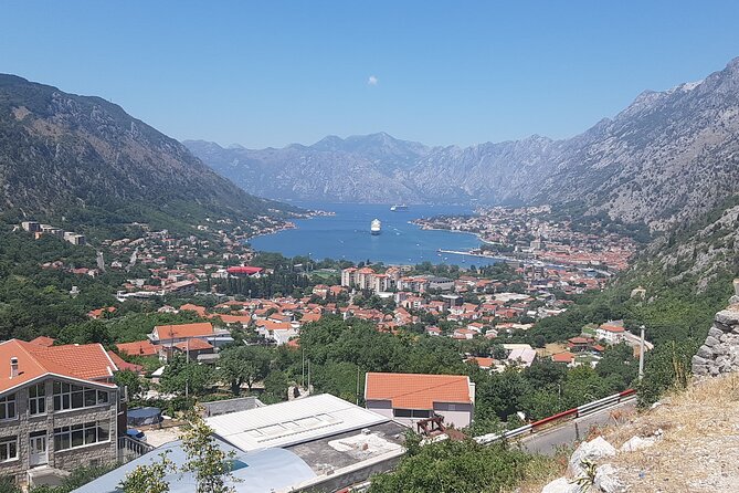 Laizy Wednesdays Tour to Montenegro - What the guides add to the day