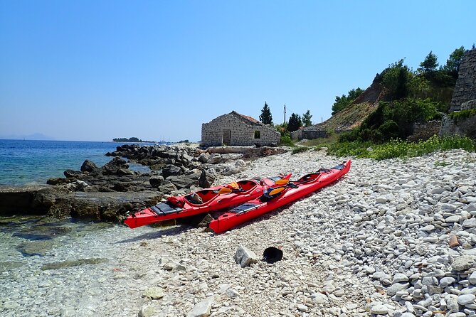 Lumbarda-Sunset Kayaking Experience with picnic: Wine and Sweets - Who should book this experience