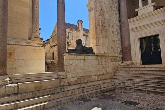 Luxury Day tour to Split - Split in three hours: Roman walls with a modern city around them