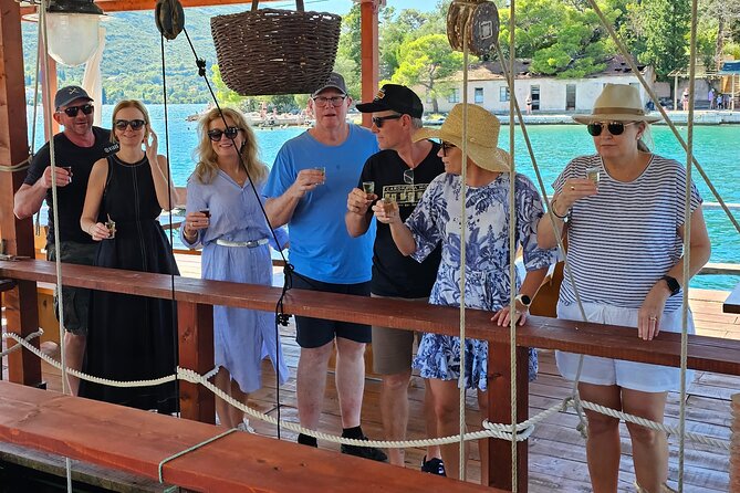 Luxury Wine and Oyster tasting - Miloš Winery and Pelješac wine country