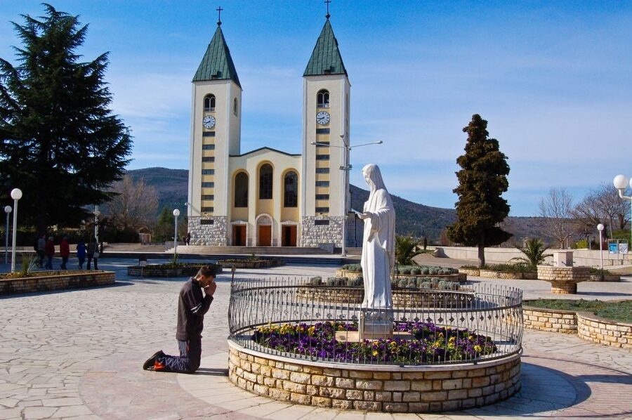 Međugorje and Apparation Hill Private Tour From Dubrovnik - St James Church and time in town