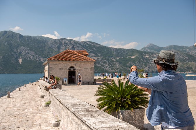 Montenegro: Bay of Kotor Day Trip from Dubrovnik English -Español - The border crossing and return to Dubrovnik