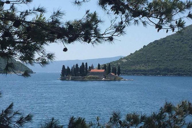 Montenegro Coast Private Day Trip from Dubrovnik - Perast: a quiet hour on the bay