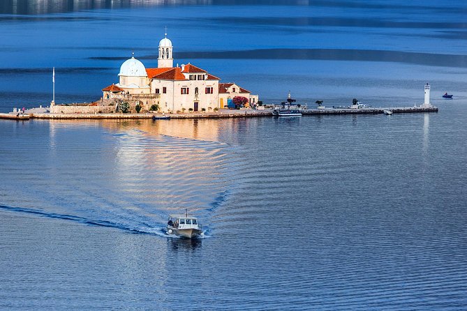 Montenegro with Boat cruise in Kotor Bay - From Dubrovnik to Montenegro before breakfast