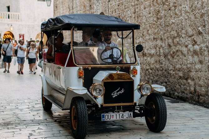 OLD CAR DUBROVNIK private sightseeing tour - A short stop for Croatia’s recent past