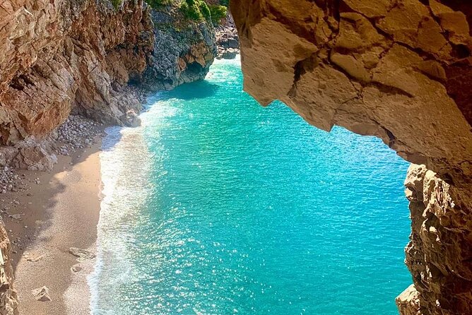 Picnic on Croatian Secret Beach - A beach with no resort machinery