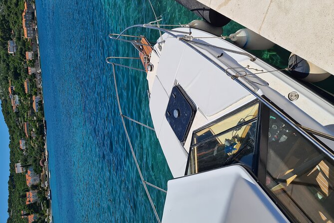 Private boat tour - caves, snorkeling, bays and beaches - Mario and Kristijan make the difference