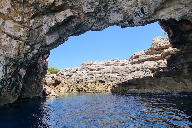Private boat tour to Elafiti islands and south part of Mljet 8h. ALL INCLUDED - What the $959.15 group price means