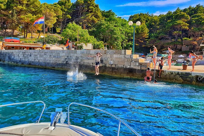 Private Half day Elafiti islands and Blue cave tour - What to expect from the skipper and the boat