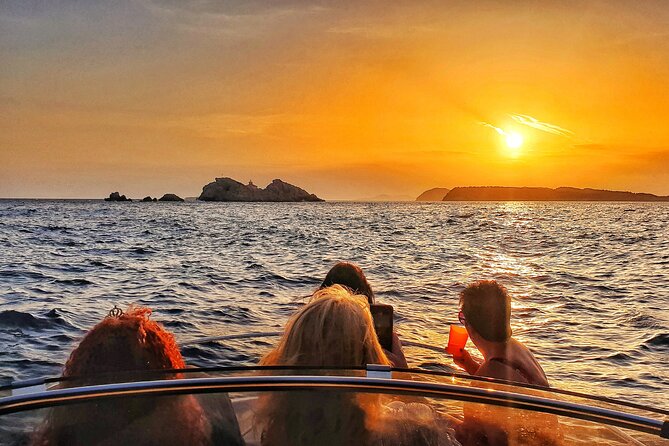 Private romantic Sunset tour - A Small Boat and a Private Mood